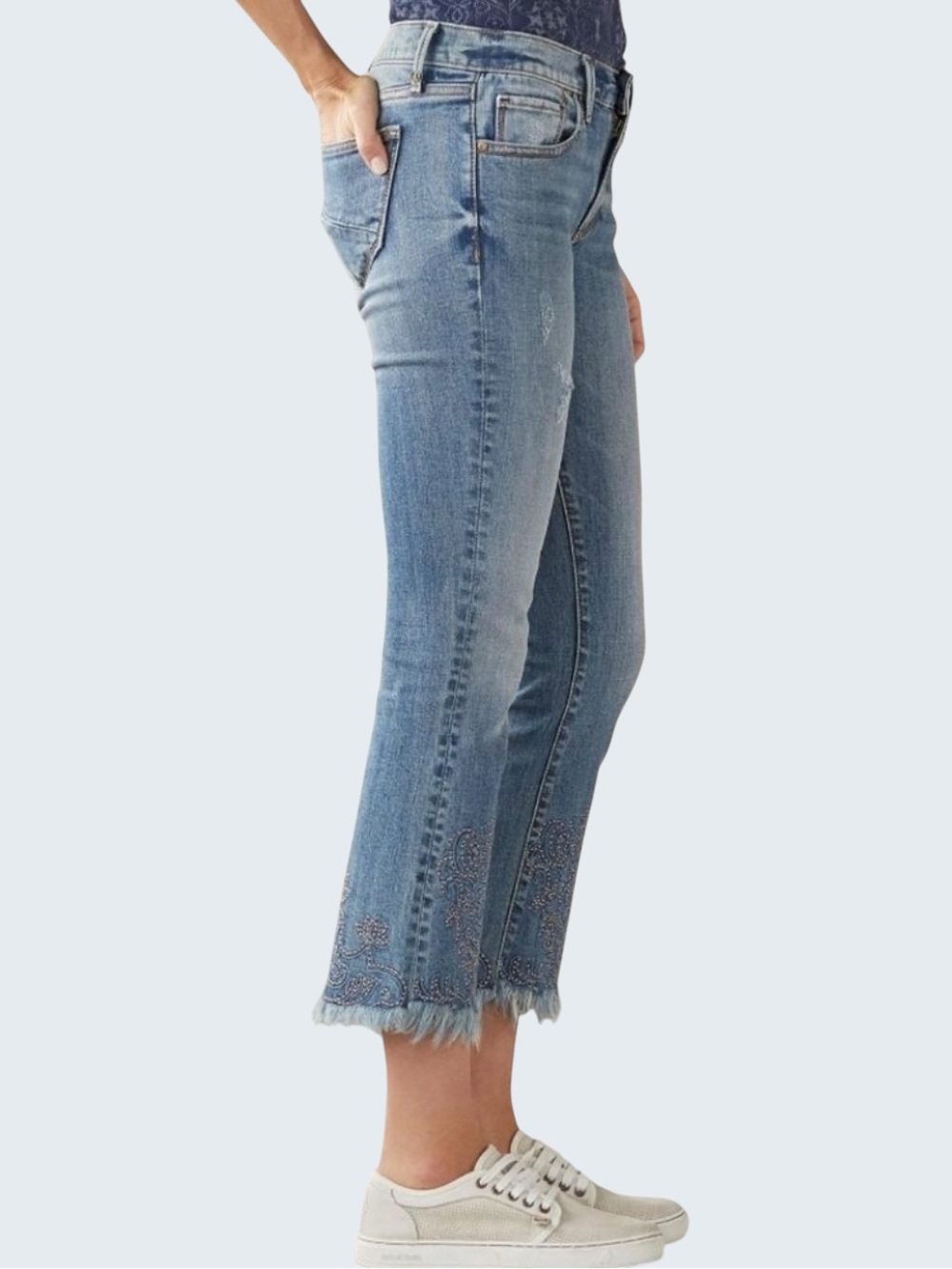NWOT DRIFTWOOD Roxy Crop Flare Studded Frayed Fringe Raw Hem Jeans Size 30 - Picture 7 of 8